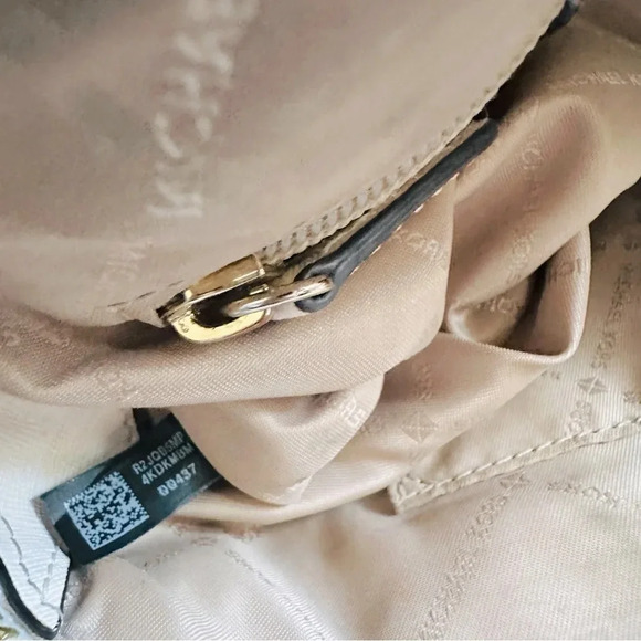 Micheal Kors Ciara Saffiano Leather Satchel/Crossbody Bag - Picture 13 of 16